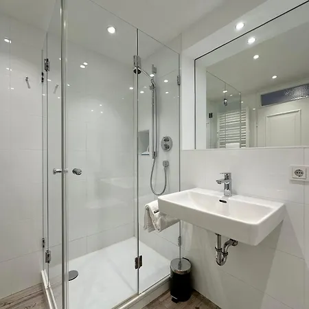 Metropol, Whg 104, Seeseite 5og *